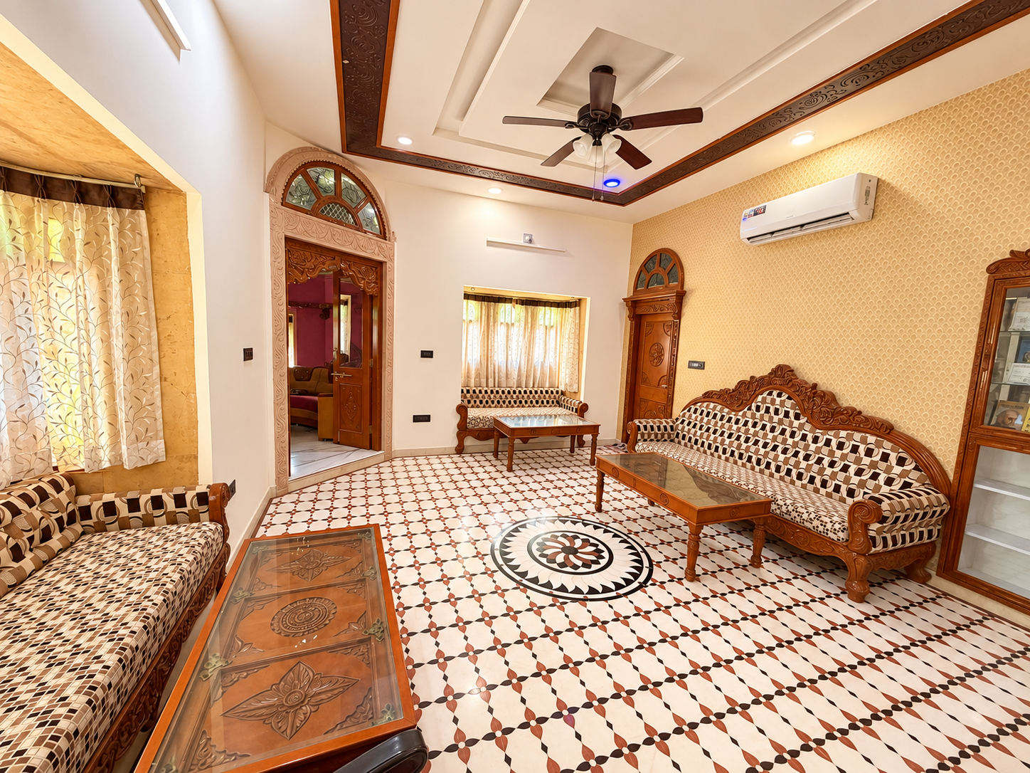 Maalani Raj interior